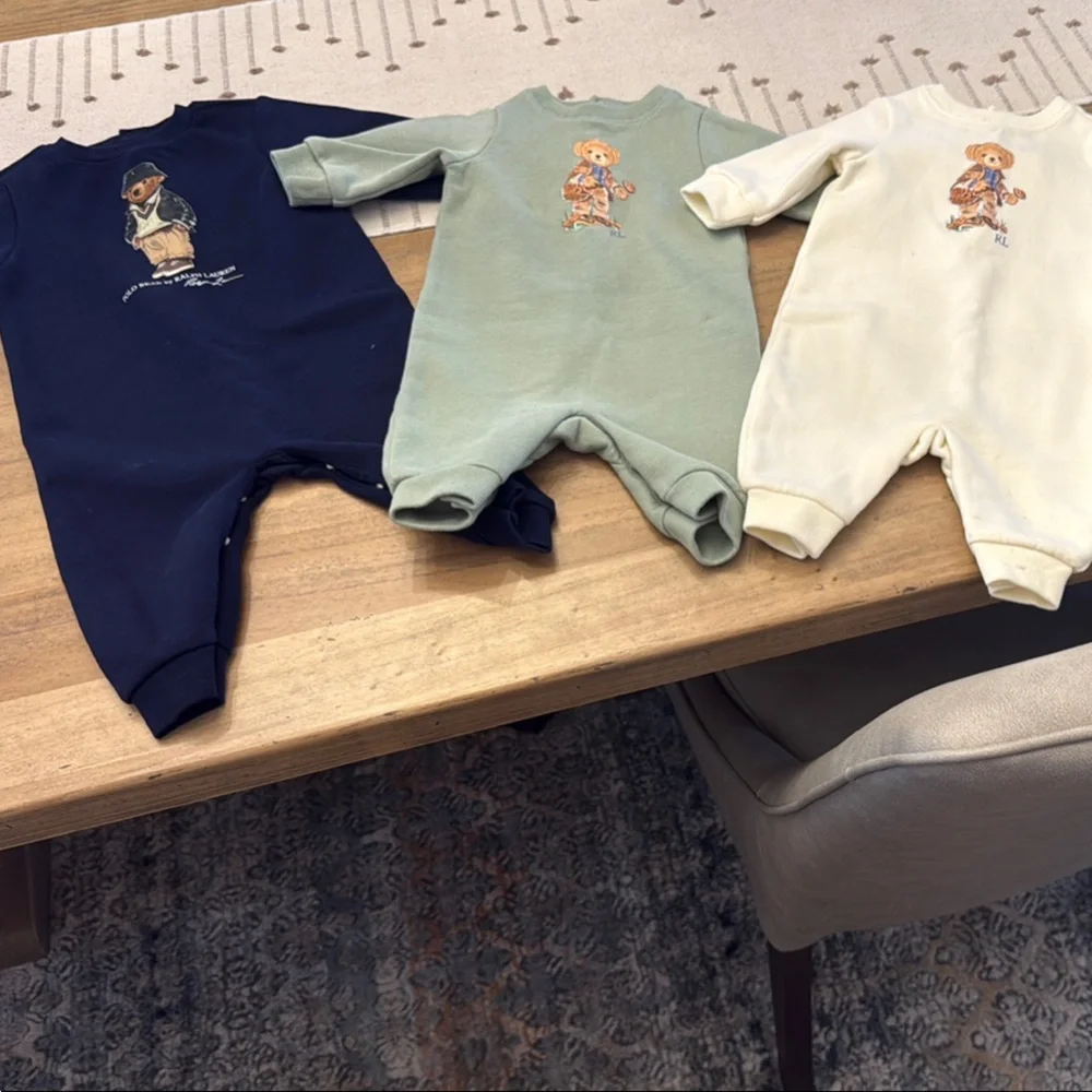 Ralph Lauren Baby Romper sweatsuit with Bear Design